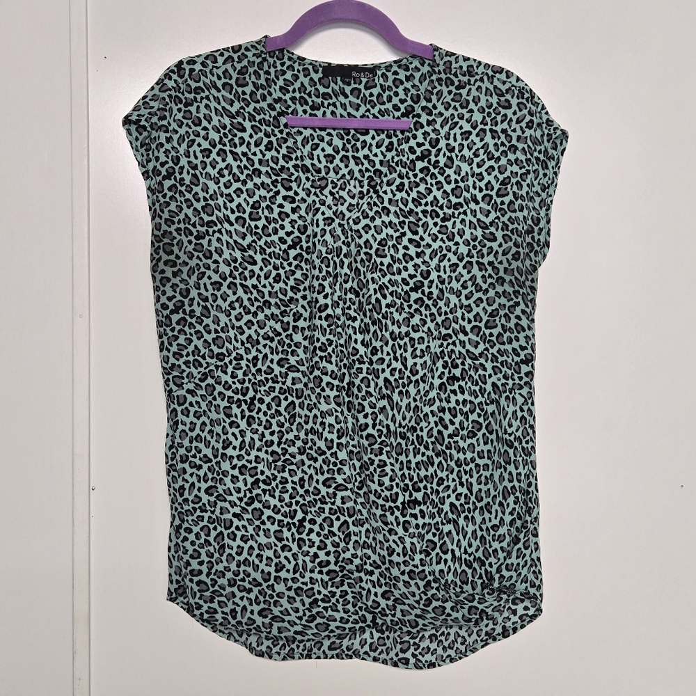 Ro&De Leopard Print V-Neck Faux Wrap Blouse Sz Medium